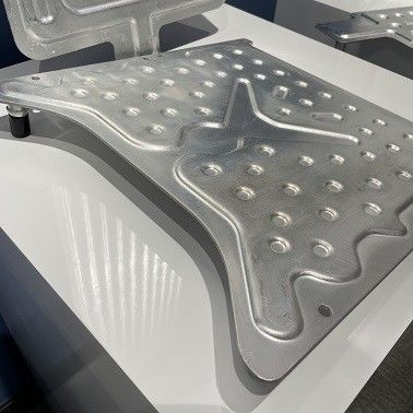 Szerokość 1200 mm Aluminiowa płyta chłodząca do mikrobusów